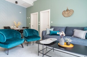 Apartment, Patio, Beach View | Interior