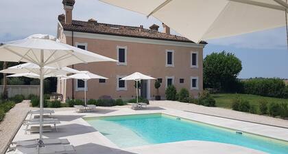 Manor in Marche with Pool near Adriatic