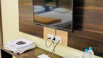 Deluxe Quadruple Room, City View | Free WiFi