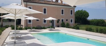Herrenhaus in Marche mit Pool und Aussicht