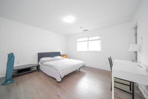 6 bedrooms, desk, free WiFi