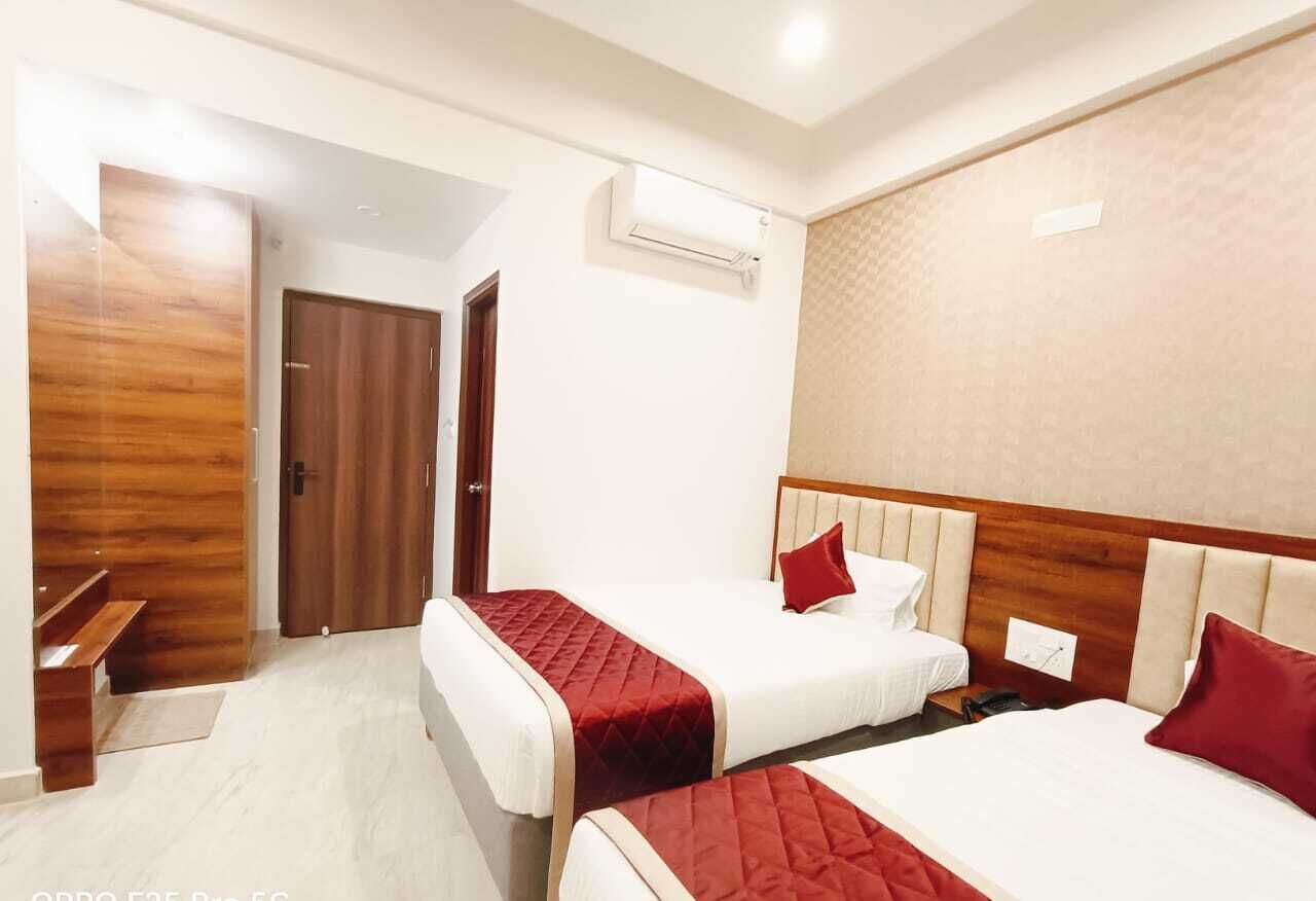 Family Quadruple Room, 2 Double Beds, Non Smoking, Air conditioning | Down duvets, individually decorated, individually furnished