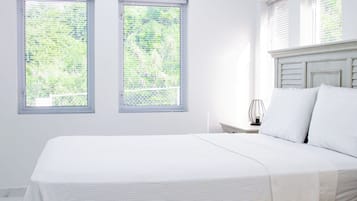 1 habitación, tabla de planchar con plancha, wifi gratis y ropa de cama