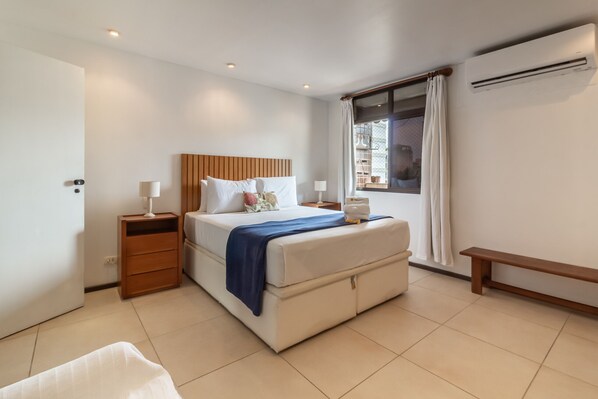 3 bedrooms, iron/ironing board, travel crib, free WiFi