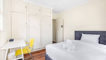 1 Schlafzimmer, Schreibtisch, WLAN, Bettwäsche