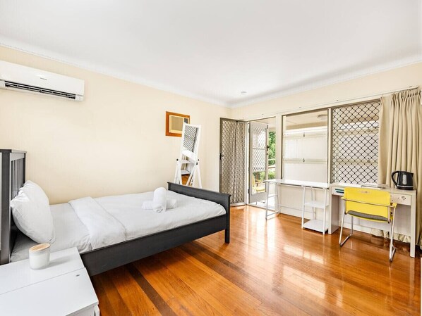 1 chambre, bureau, Wi-Fi, draps fournis