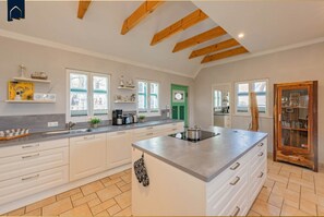 Fridge, microwave, oven, stovetop - Idyllic vacation home on a large plot - lots of peace & nature (Rankwitz)