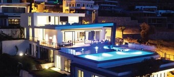 Marinhill Luxury Villa (Breakfast& HK &Concierge )

