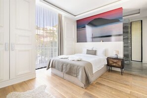 8 chambres, coffres-forts dans les chambres, fer et planche à repasser