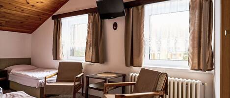 5 bedrooms, free WiFi, bed sheets