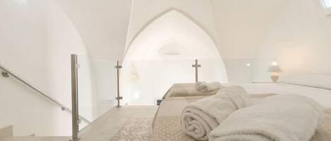 2 Schlafzimmer, Reisekinderbett, Bettwäsche