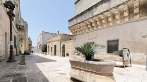 Property grounds - Cosy apartment for 4 guests with A/C, TV, patio and pets allowed (Morciano Di Leuca)