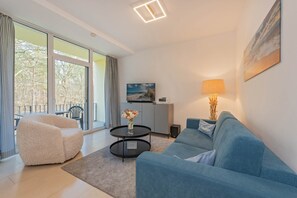 TV, stereo - Südwind 19 - Enjoy Zempin in a quiet location with swimming pool and sauna (Zempin)