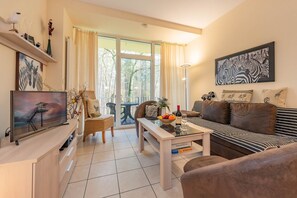 TV, DVD player, stereo - Südwind 21 - Vacation for four people with balcony, sauna and swimming pool (Zempin)