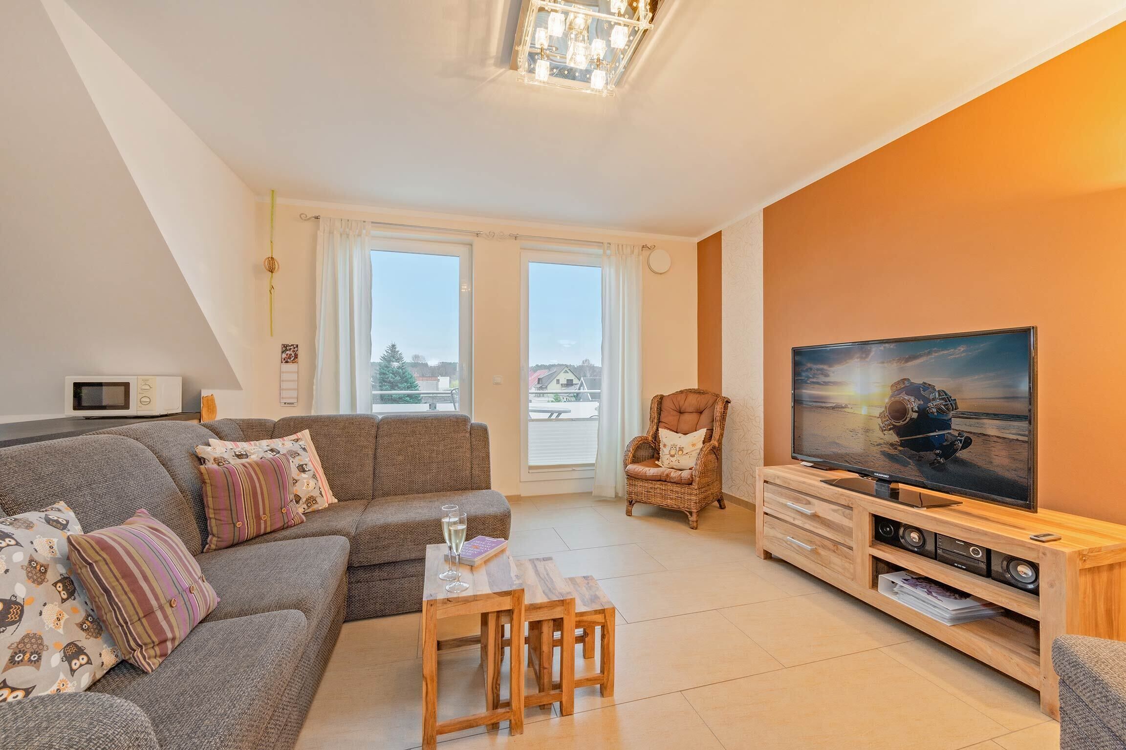 Fernseher, Kamin, Stereoanlage