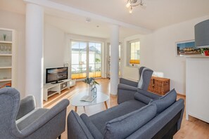 Fernseher, Stereoanlage