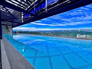 2 piscines extérieures