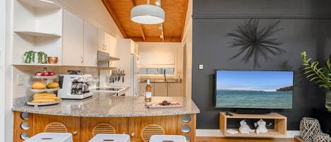 Micro-ondes, four, plaque de cuisson, lave-vaisselle