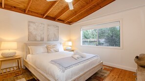 3 bedrooms, free WiFi, bed sheets