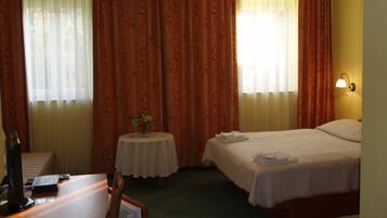 8 chambres, lits bébé (en supplément), Wi-Fi gratuit