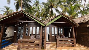 Front of property - Palolem Luxurious Cottages (Canacona)