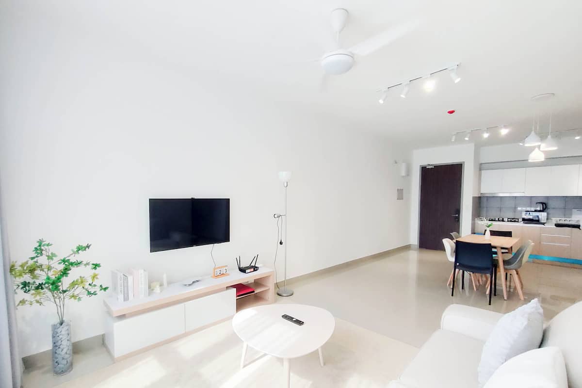 Appartement, 4 chambres | Fer et planche à repasser, accès au Wi-Fi (inclus), literie fournie
