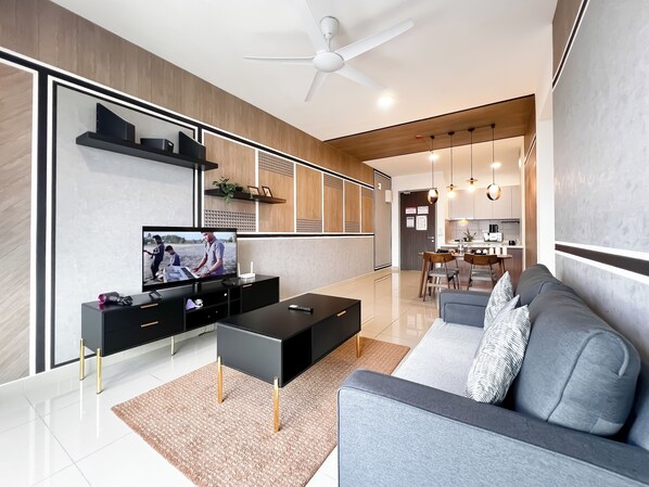 Fer et planche à repasser, Wi-Fi gratuit, draps fournis