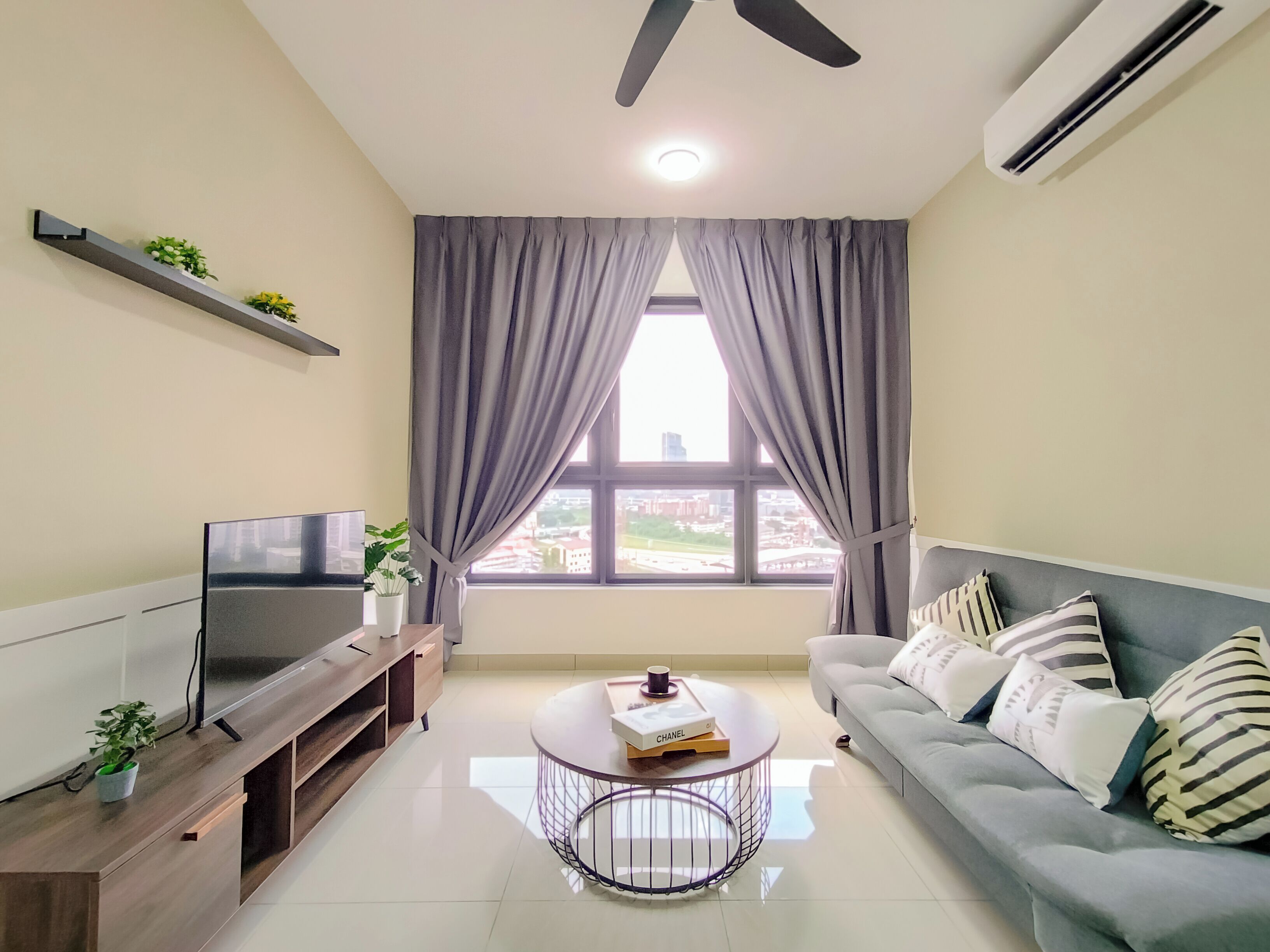 Iron/ironing board, free WiFi, bed sheets