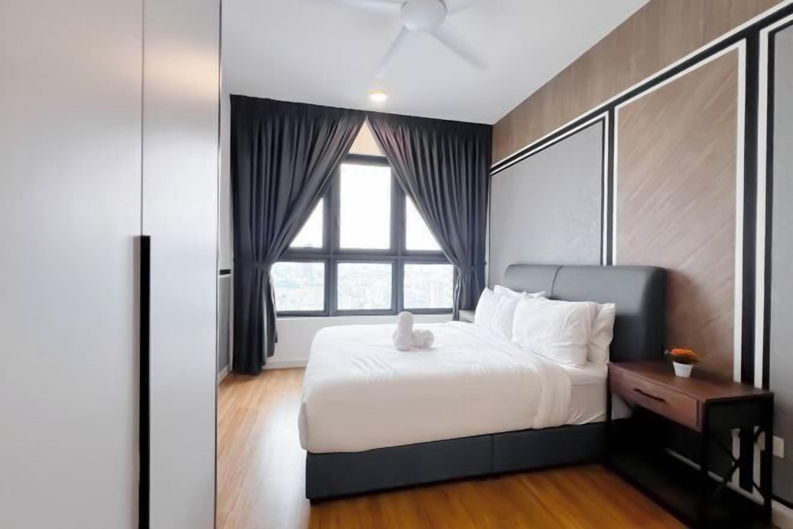 Fer et planche à repasser, Wi-Fi gratuit, draps fournis