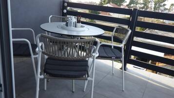 Apartment (Two Bedroom Apartment) | Balcony