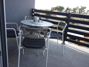 Appartement (Two Bedroom Apartment) | Balcon