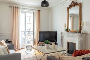 Basic Apartment | 2 bedrooms, iron/ironing board, cots/infant beds, free WiFi - Appartement Prestige dans le 16 (Paris)