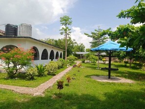 Property grounds - Charming 4 Bedroom bungalow in Highly Sought After Tiwi Beach with pool.  (Mombasa)