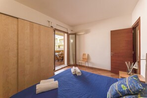 Apartment, Balcony | Cribs/infant beds, free WiFi, bed sheets