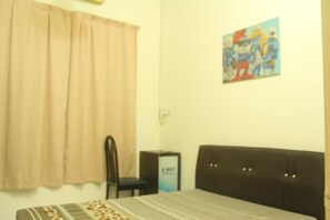 4 bedrooms, iron/ironing board