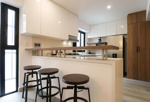 Fridge, microwave, oven, stovetop