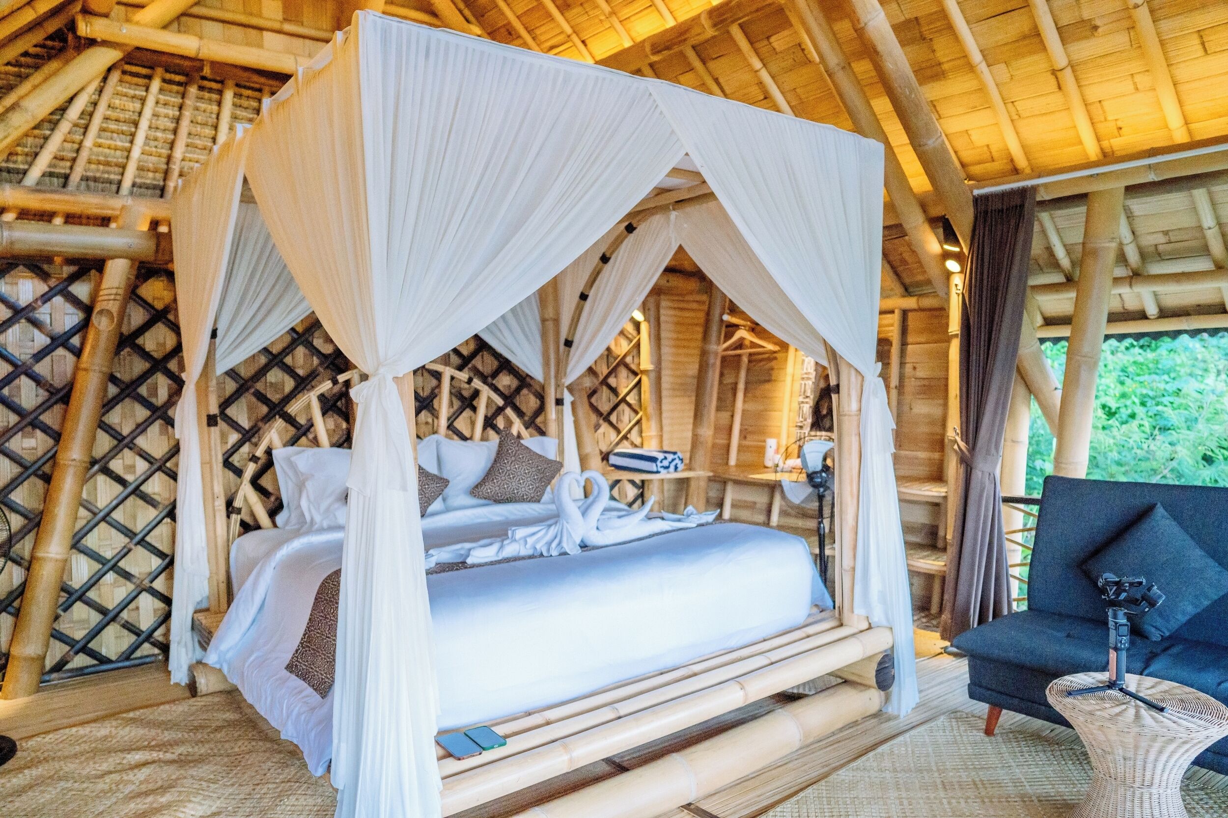 Habitación, vistas a la piscina | 1 dormitorio, wifi gratis, ropa de cama
