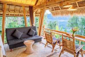 Zimmer, Poolblick | 1 Schlafzimmer, kostenloses WLAN, Bettwäsche