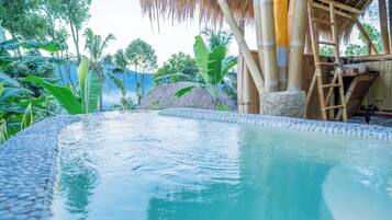 Habitación, vistas a la piscina | Vistas desde la habitación