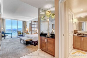 Bureau, fer et planche à repasser, Wi-Fi, literie fournie