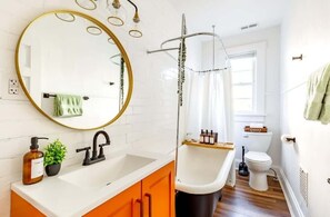  milieuvriendelijk toiletgerief, een haardroger, handdoeken, zeep