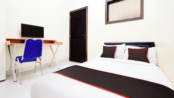Deluxe Double Room | Desk, free WiFi, bed sheets