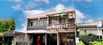 OYO 94421 Soetomo Guest House