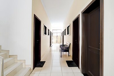 OYO 94421 Soetomo Guest House