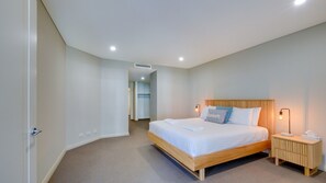 3 bedrooms, iron/ironing board, free WiFi