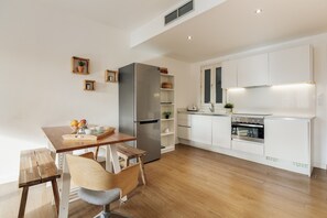 Køleskab, mikrobølgeovn, ovn, opvaskemaskine