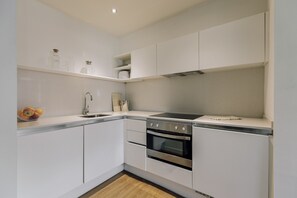 Køleskab, mikrobølgeovn, ovn, opvaskemaskine