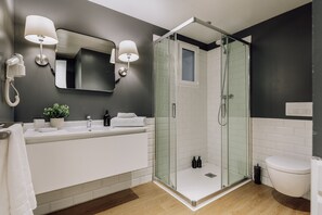 Shower, towels