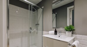 Shower, towels