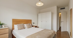 2 chambres, fer et planche à repasser, accès au Wi-Fi (inclus)